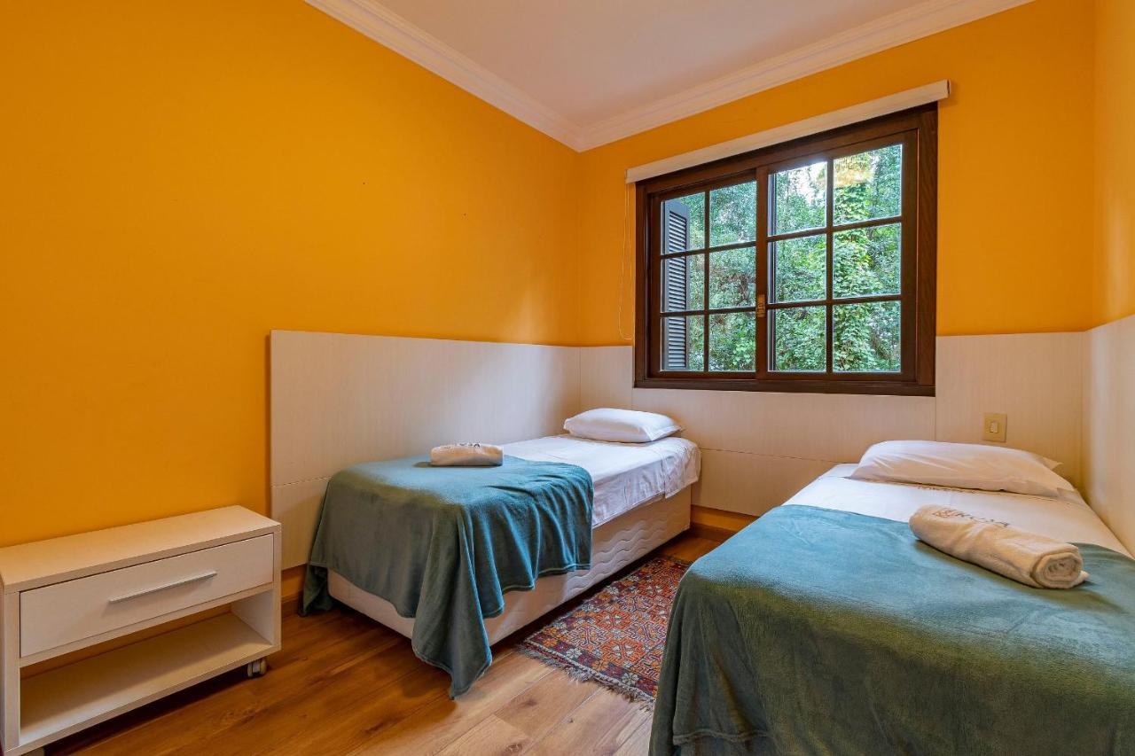 Rosa Edificio Knorrville Apartamento